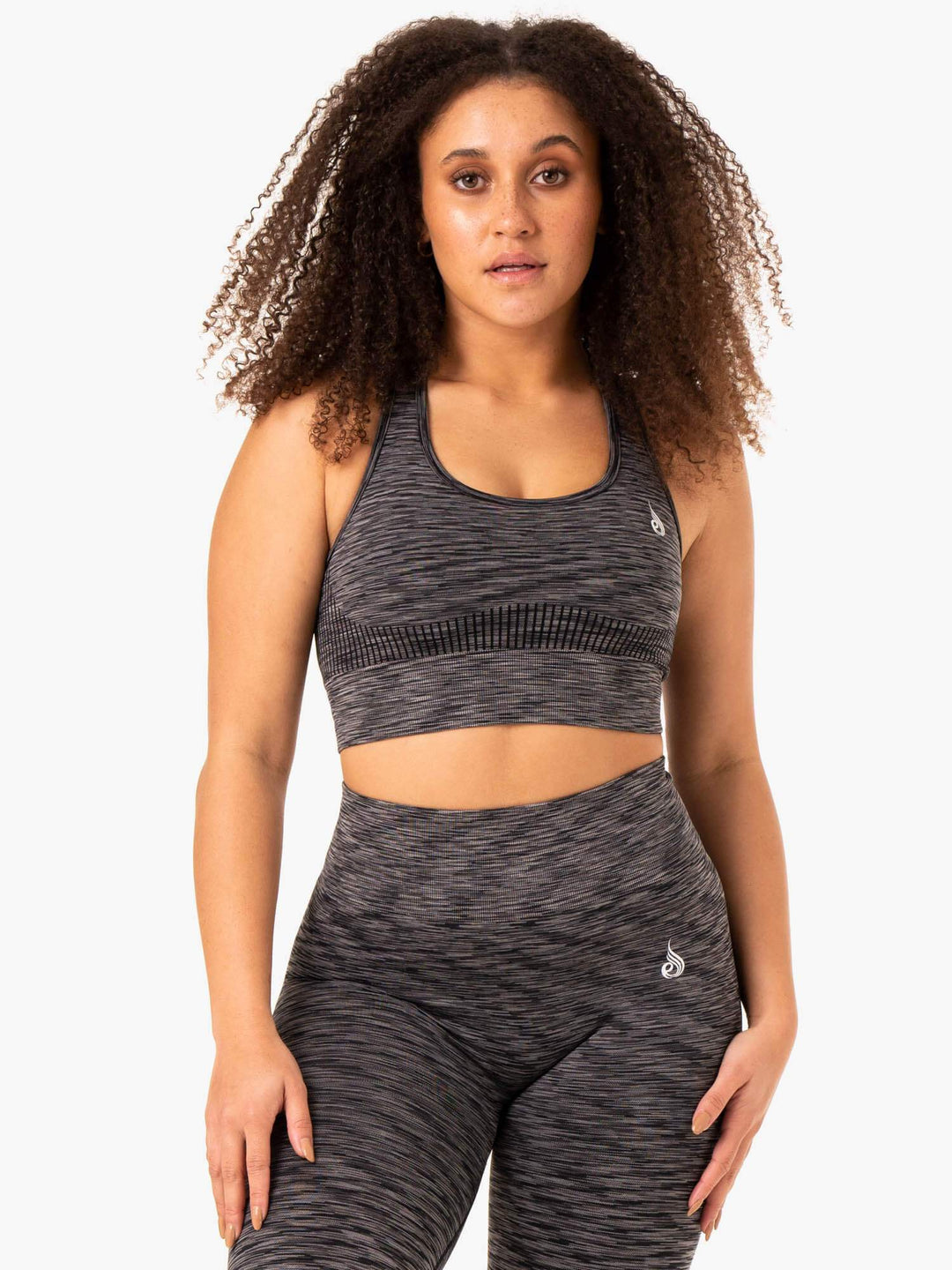 Evolve Seamless Longline Sports Bra - Black Clothing Ryderwear 